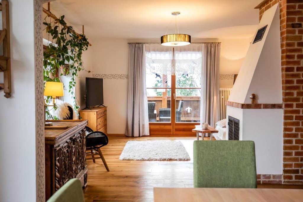 Haus Weidmannsheil - Wohnen im romantischen Forsthaus Werfen Exterior foto